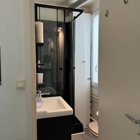 Private Room, Often Full Flat 14th Appartamento Parigi